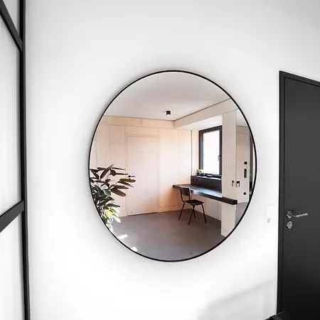 Mono Design Apartment *